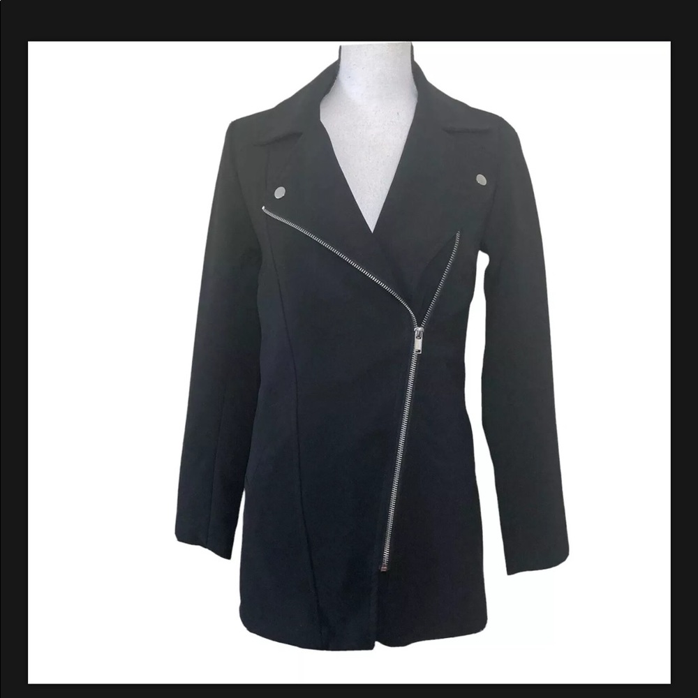 H&M Black Size 2 Blazer Slant Zip Front Long Sleeves Collar Pocket